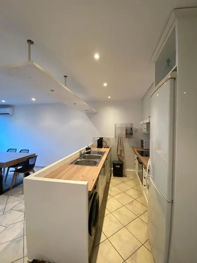 Appartement Clos Armand, tout à pieds, Clim, wifi, parking à Bandol France