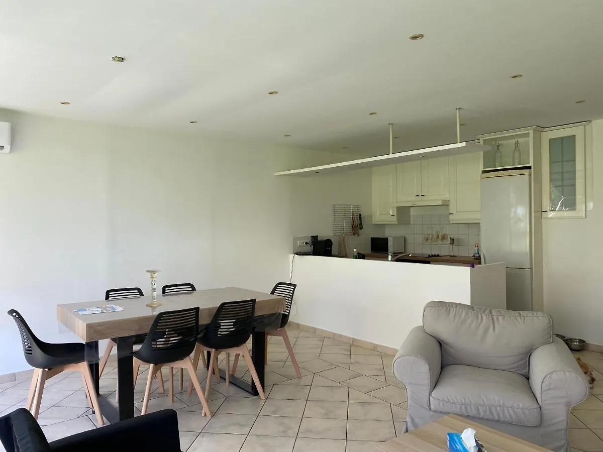 Appartement Clos Armand, tout à pieds, Clim, wifi, parking à Bandol